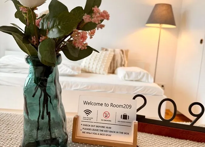 Entire Next To Exhibition And Messe 아파트 *